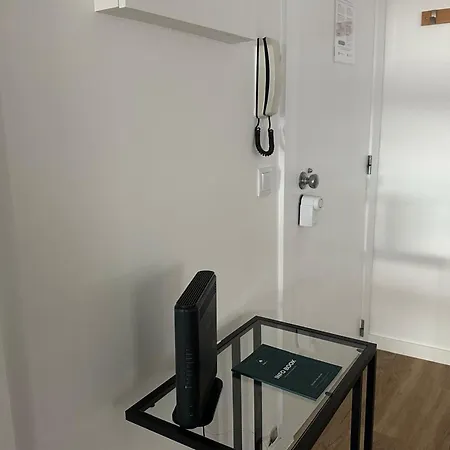 Cozy 2bdr Flat In By Lovelystay Διαμέρισμα