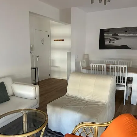 Cozy 2bdr Flat In By Lovelystay *