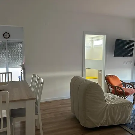 公寓 Cozy 2bdr Flat In By Lovelystay