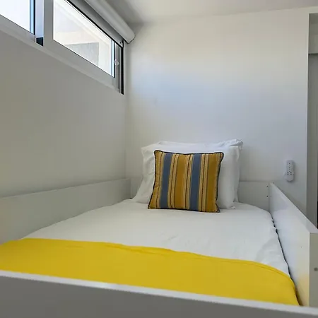 Cozy 2bdr Flat In By Lovelystay Διαμέρισμα
