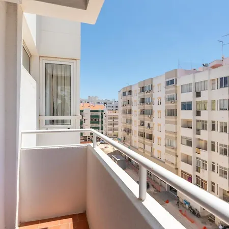 Cozy 2bdr Flat In By Lovelystay Διαμέρισμα Armação de Pêra