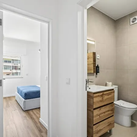 Διαμέρισμα Cozy 2bdr Flat In By Lovelystay