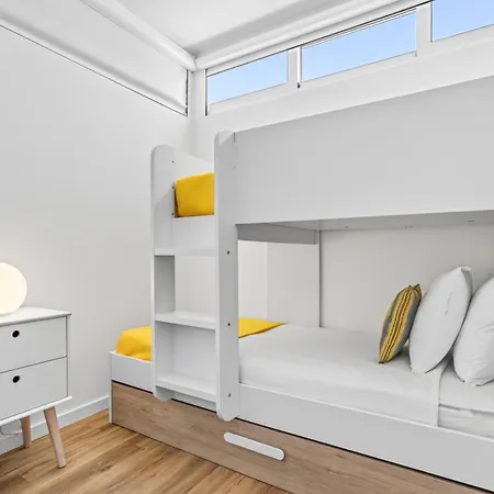 Cozy 2bdr Flat In By Lovelystay Διαμέρισμα