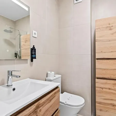 Cozy 2bdr Flat In By Lovelystay