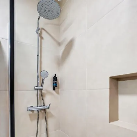 Cozy 2bdr Flat In By Lovelystay Apartment