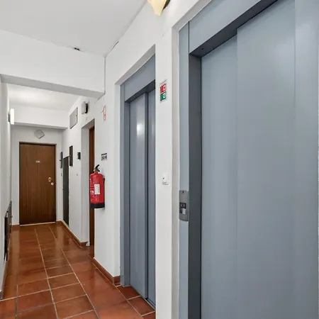 Cozy 2bdr Flat In By Lovelystay Apartment